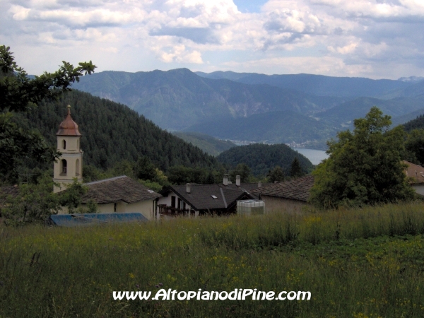 Grill: alcune case e il panorama