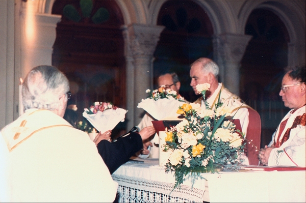 La S.Messa concelebrata da don Tullio - foto archivio Parrocchia S.Maria Assunta - Baselga