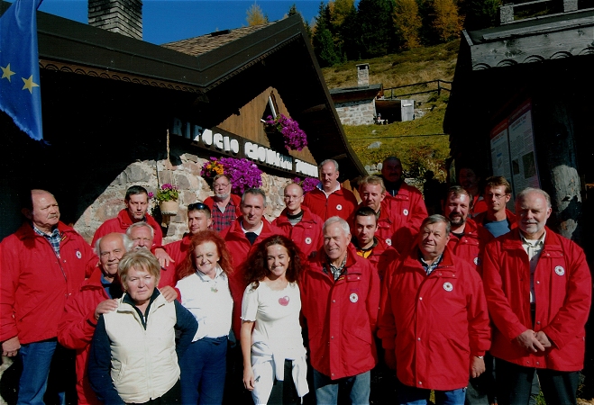 Coro Costalta al Rifugio Tonini 2007 - foto archivio Coro Costalta