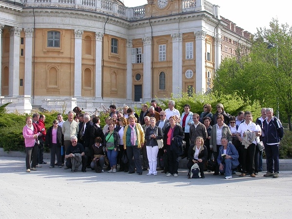 Foto di gruppo davanti alla Basilica di Superga - foto Bruno Ioriatti