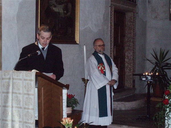 Il saluto da parte della comunitá di Baselga - foto Mattia