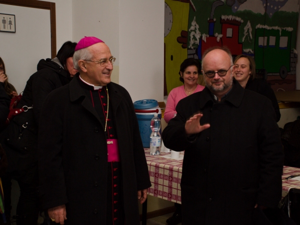 L'Arcivescovo Bressan e Don Stefano Volani, nuovo parroco di Miola - foto Arturo