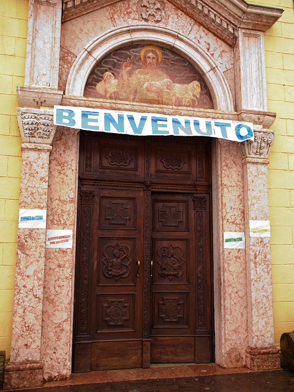 Il portale della Chiesa di San Rocco a Miola - foto Arturo