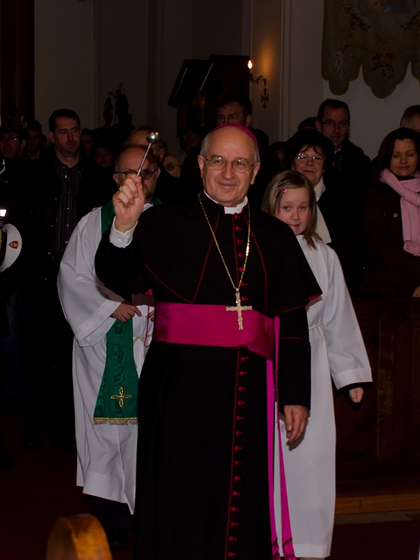 Visita dell'Arcivescovo a Miola - foto Arturo