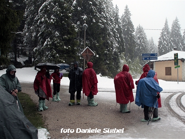 Pellegrinaggio Monte Berico-Piné 2013 - venerdí sotto la neve - foto Daniele Sighel