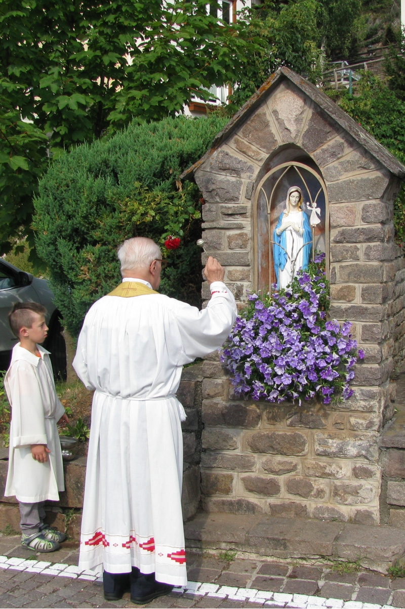 Benedizione rinnovata statua della Madonna - Sternigo 15 agosto 2015