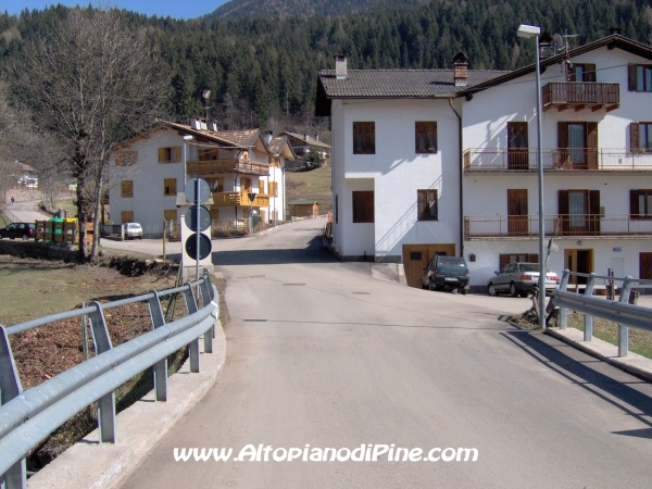 Strada Campolongo [fotopercorsi/strada_traiduelaghi6.jpg]