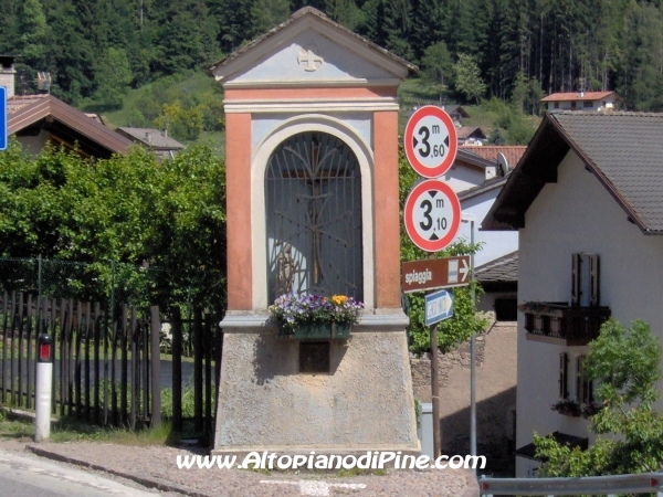 Capitello presente a Campolongo sulla strada provinciale