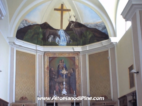 Interno della chiesa vecchia di Rizzolaga