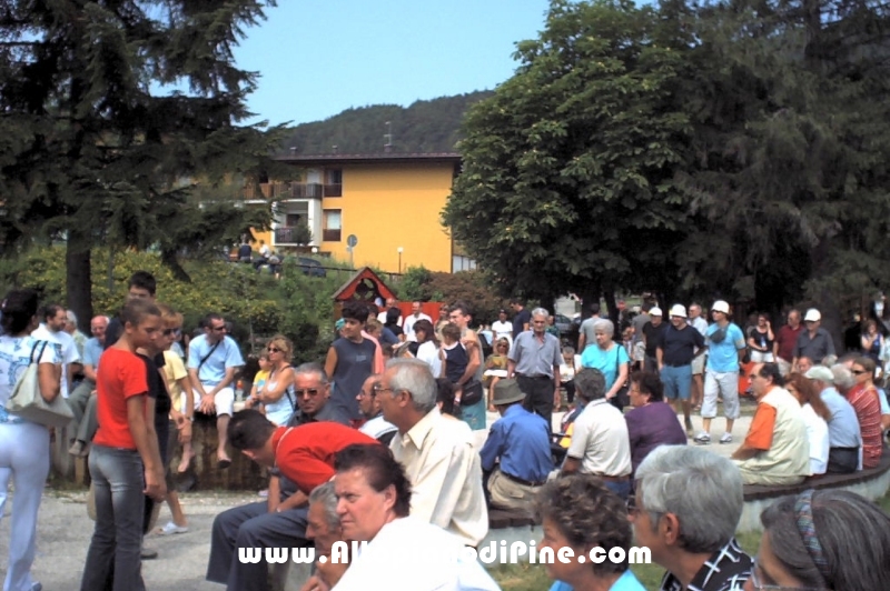 Concerto in riva al lago
