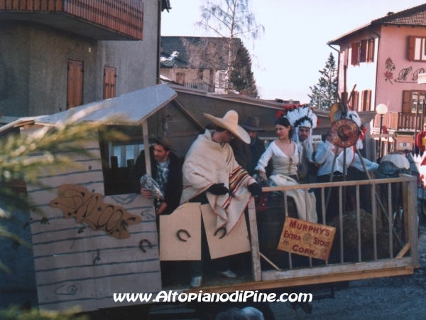 Altre maschere sul carro