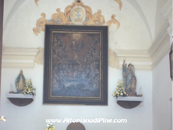 L'interno della chiesa