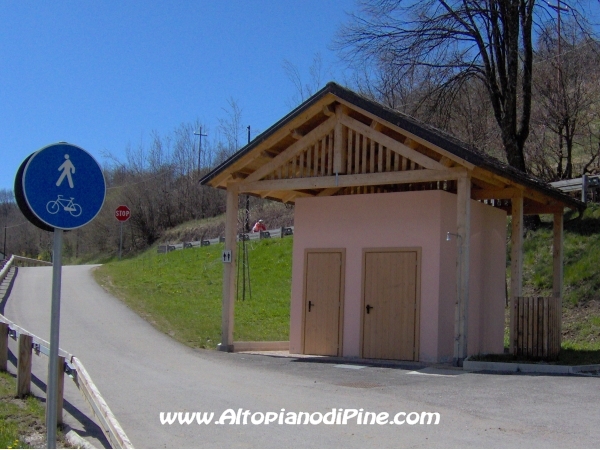 I servizi e le doccie della nuova area
