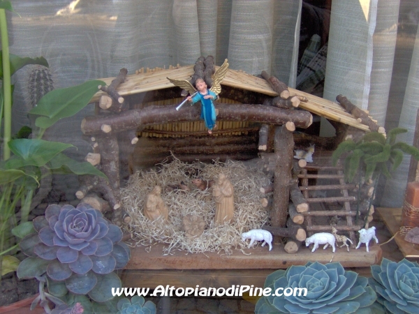 Presepe nella vetrina dell'Abergo Serraia
