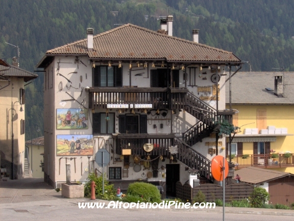 Casa molto curiosa di Bedollo