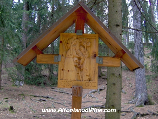 Particolare di una stazione della Via Crucis