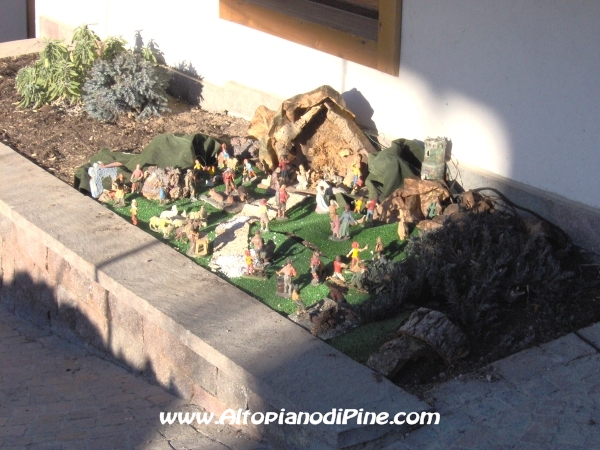 Presepe lungo la strada principale a Ricaldo