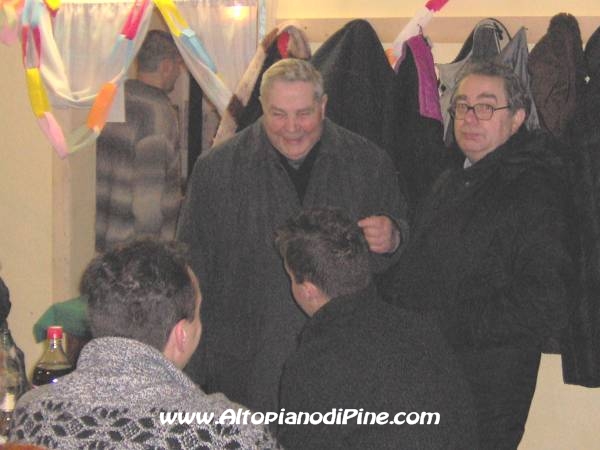 Don Silvio e Don Luigi alla festa