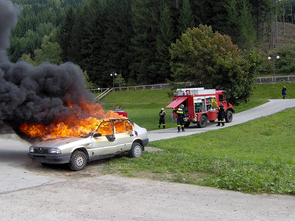 Arrivo dela autopompa dei Vigili del Fuoco Volontari di Bedollo