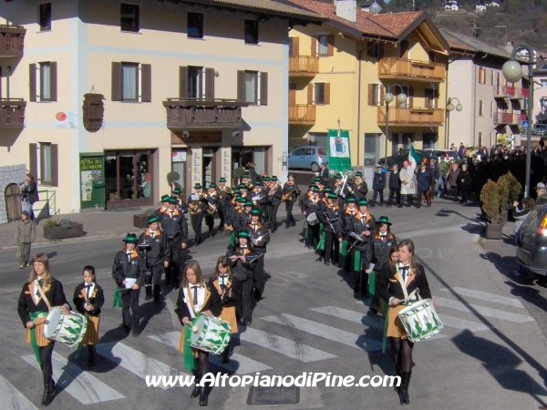 L'arrivo al Monumento ai Caduti