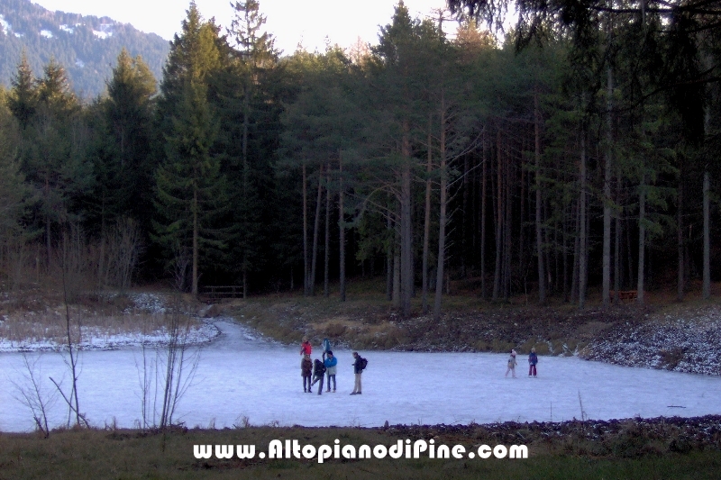 Pattinatori sul lago delle rane - Baselga di Piné 