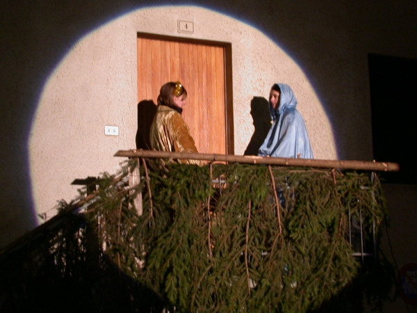 Presepe Vivente: annunciazione a Maria - foto di Ermes