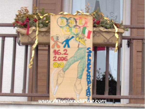 Cartello sul terrazzo del bar Alpino