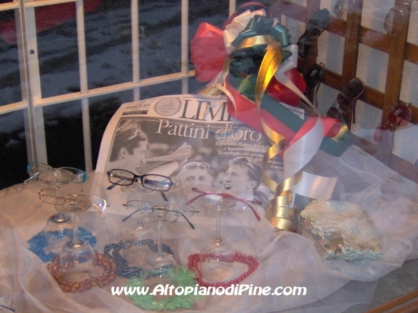 Vetrina dell'ottico di Baselga