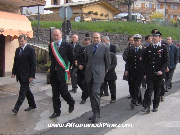 Le autoritá assieme al Sindaco di Baselga di Piné Sergio Anesi