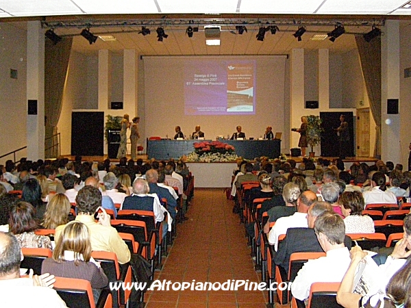 Un momento dell'assemblea presso il Centro Congressi Piné 1000