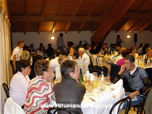 La cena nella sala del Centro Congressi Piné 1000 organizzata da Risto3