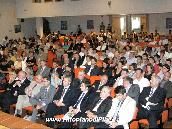 Gli albergatori Trentini e gli osptiti presenti numerosi in sala