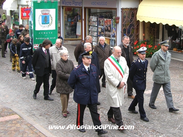Rappresentanti di Giunta e Consiglio Comunale di Baselga di Piné e alcune autoritá 