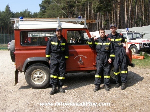 Alcuni Vigili del Fuoco Volontari di Lona-Lases