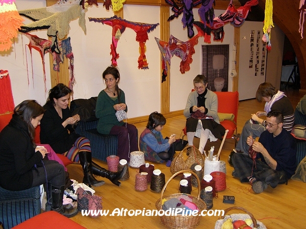 Laboratorio del lavoro a maglia - Knit Cafè Piné 2007 - Family Dress