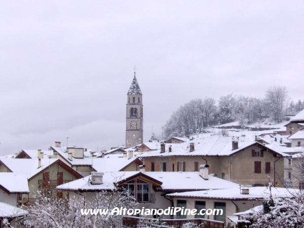 La neve nel centro storico di Baselga