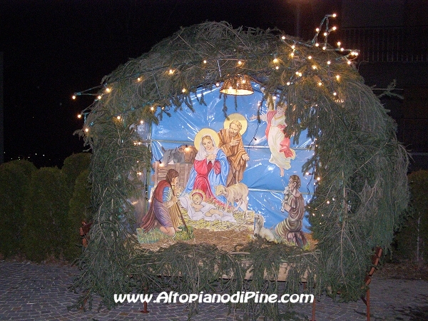 Presepe all'esterno della Chiesa di Baselga
