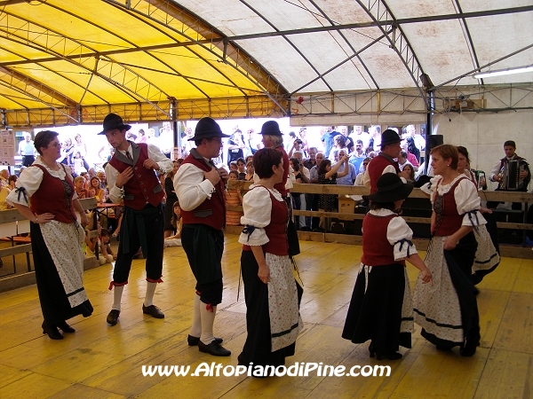 Un ballo del Balletto Folk di Bedollo