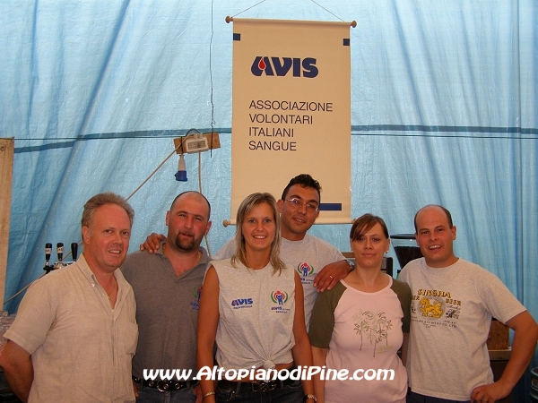 Altri volontari al lavoro