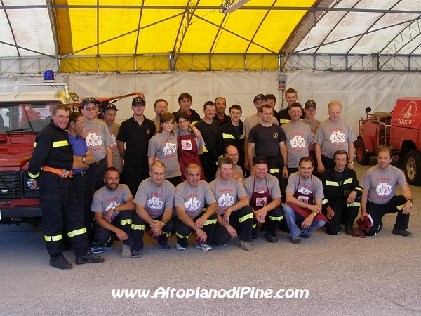 Altra foto di gruppo a ricordo della giornata di festa