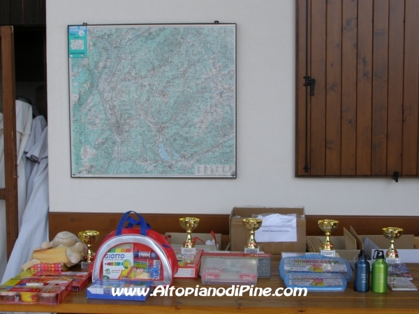 I premi (prescolare, primo ciclo, secondo ciclo elementari, medie, accompagnatori)