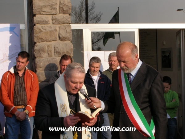 La preghiera di Don Silvio per chi percorrerá le strade di questa rotatoria