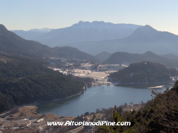 Lago della Serraia visto dai boschi di Rizzolaga - gennaio 2007