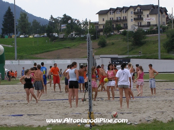 Alcune squadre in azione nei sei campi gioco