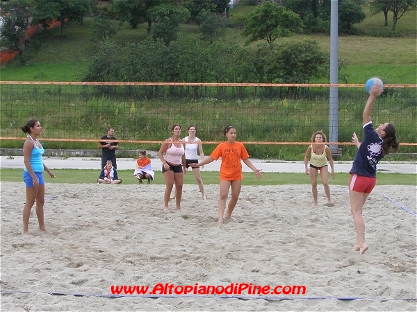 Una delle tante partite di beachvolley giocate