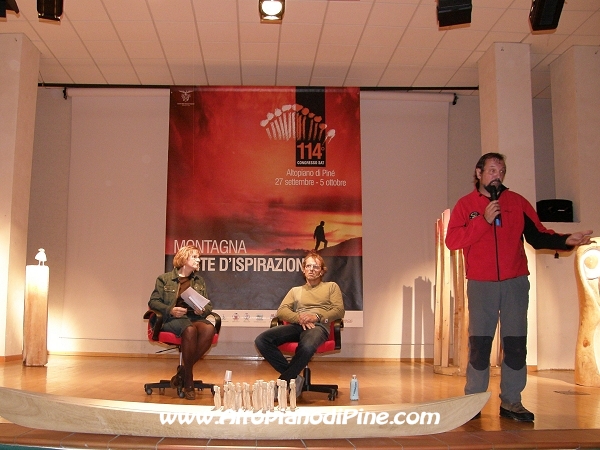 Mattia che presenta Simone Moro e Milena di Camillo
