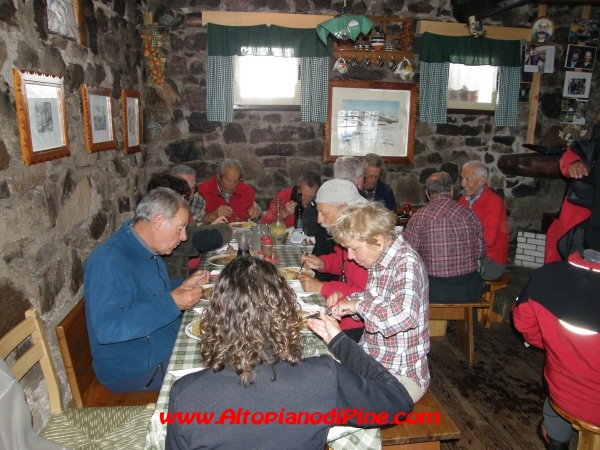 114 Congresso SAT - Il pranzo al Rifugio Tonini