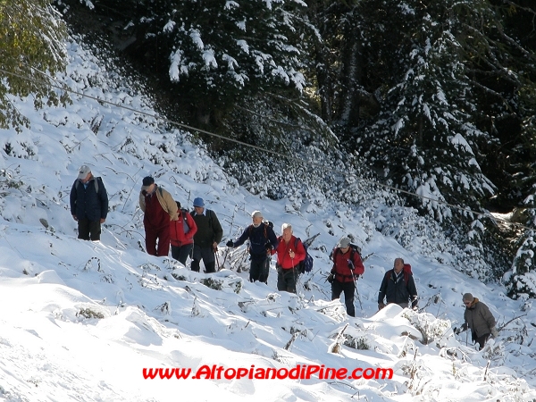 114 Congresso SAT - Altri escursionisti in arrivo al rifugio