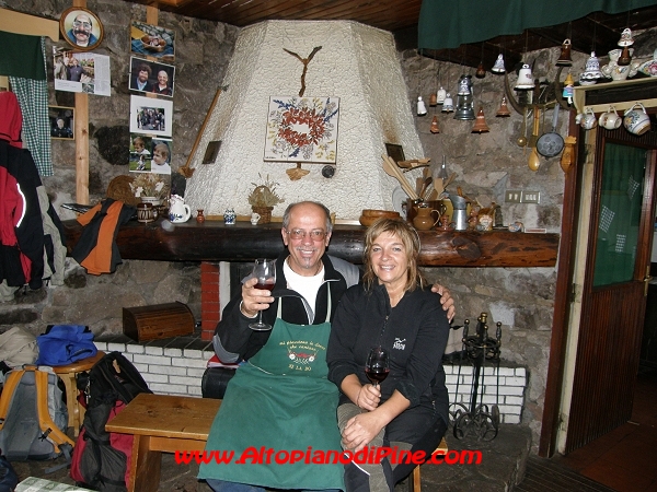 I gestori del Rifugio Tonini Hana e Narciso