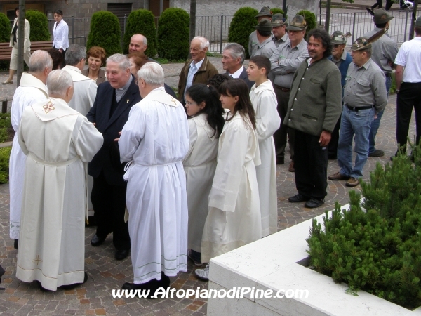 Il benvenuto da parte dei sacerdoti a Don Silvio